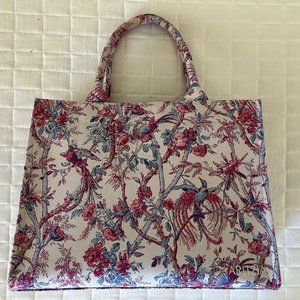 Aritzia Medium Keep Tote w/ Dust Bag
